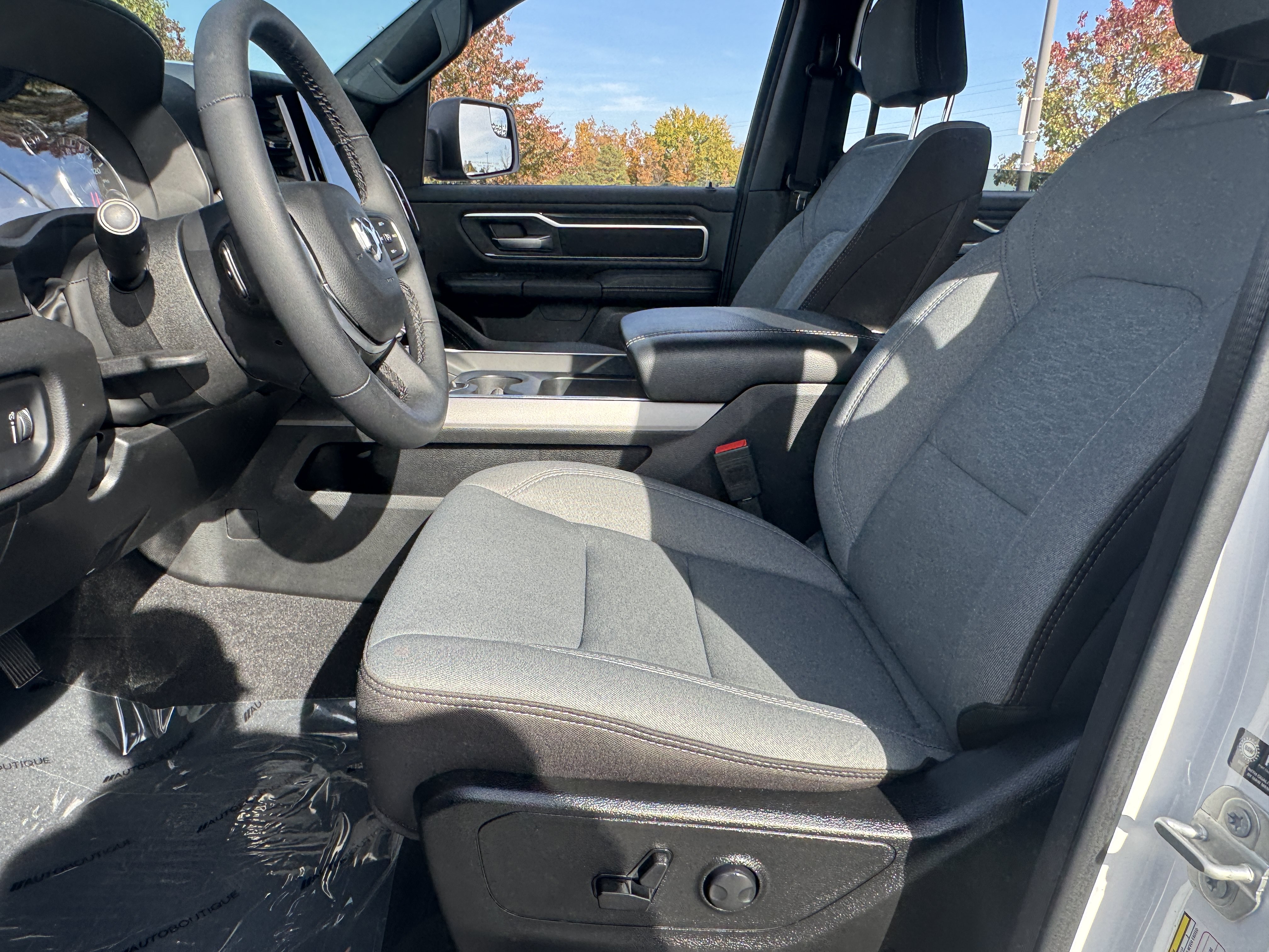 Used 2025 RAM 1500 Big Horn RWD image 27