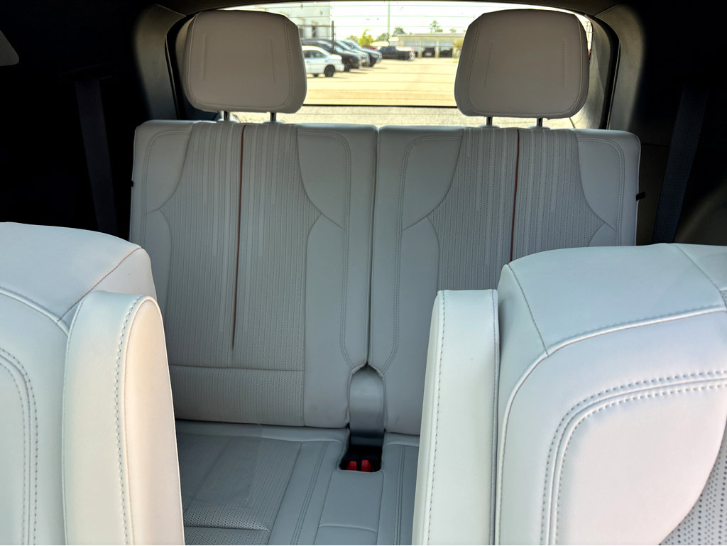 New 2026 Cadillac Vistiq Sport image 19