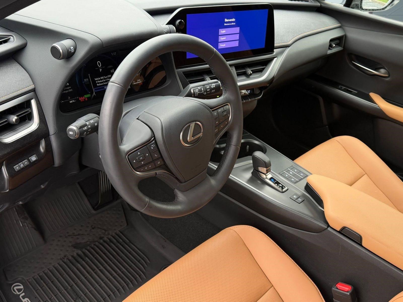Certified 2025 Lexus UX 300h AWD w/ Accessory Package (Z2) image 4