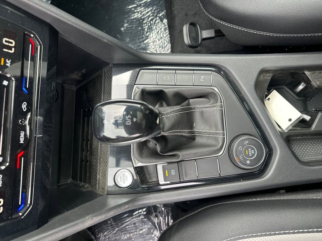 New 2026 Volkswagen Taos SEL AWD/4WD image 12