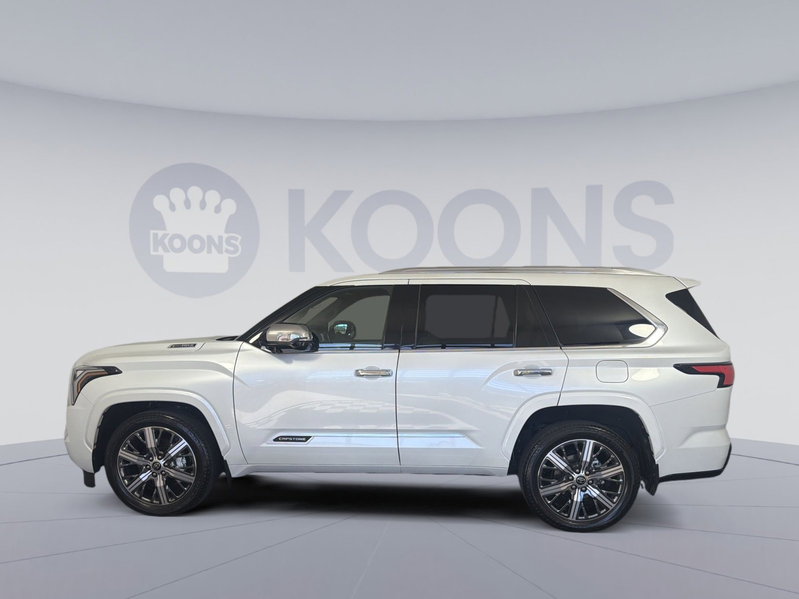 Used 2023 Toyota Sequoia Capstone image 2