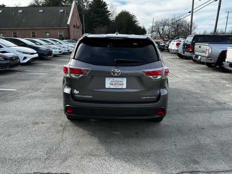 Used 2015 Toyota Highlander Limited image 4