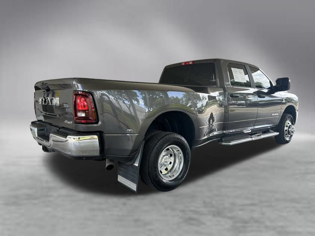 Used 2026 RAM 3500 Big Horn AWD/4WD image 3