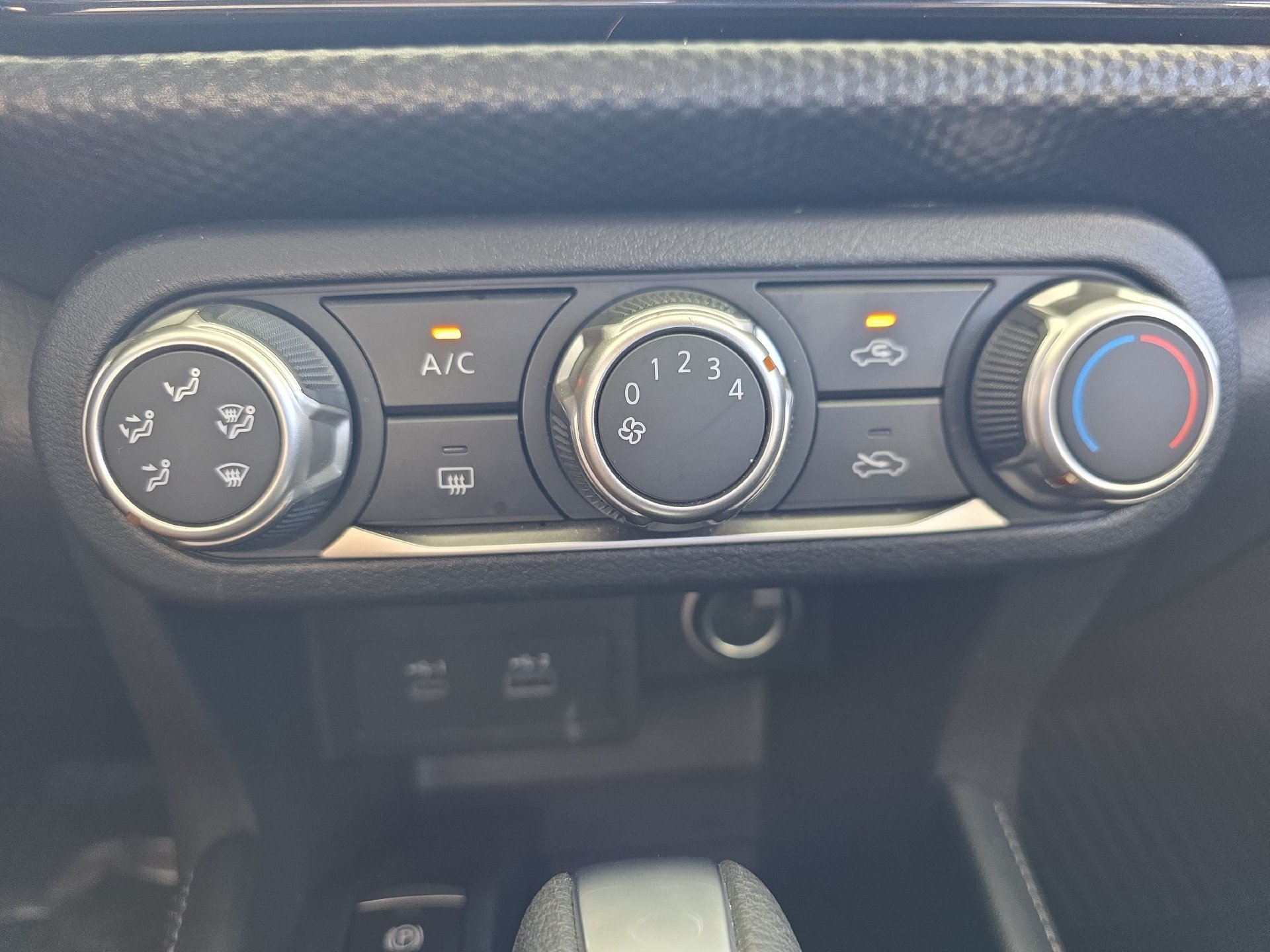 Used 2023 Nissan Kicks SV FWD image 23