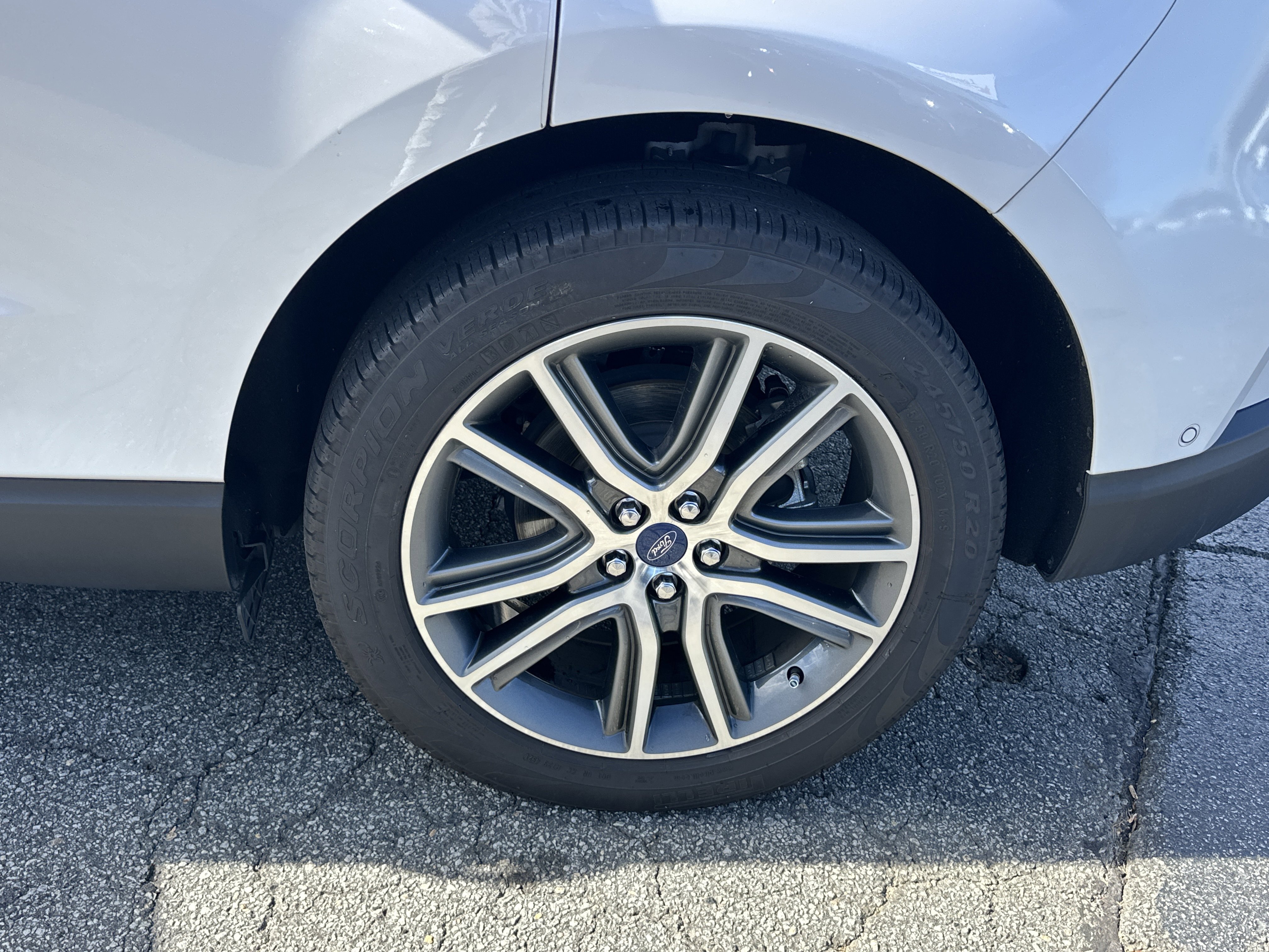 Used 2019 Ford Edge Titanium w/ Equipment Group 301A image 21