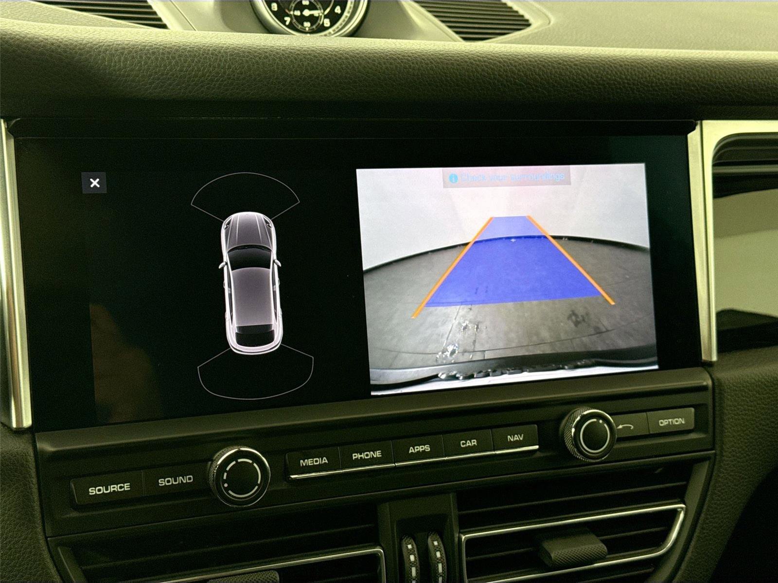 Used 2021 Porsche Macan image 22