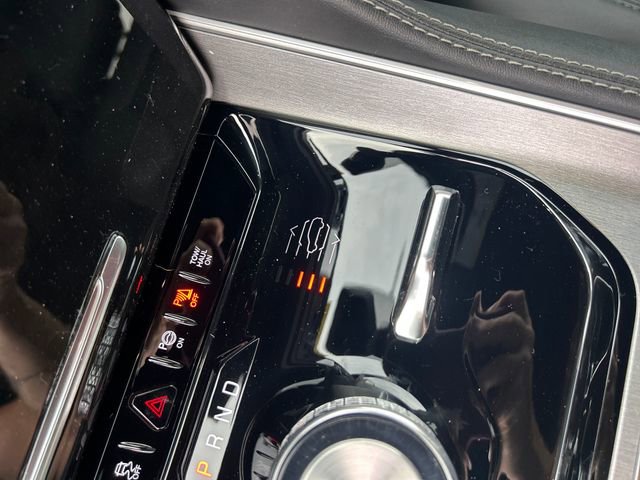 New 2025 Jeep Wagoneer Series III w/ Rear Seat Video Group 1 image 28