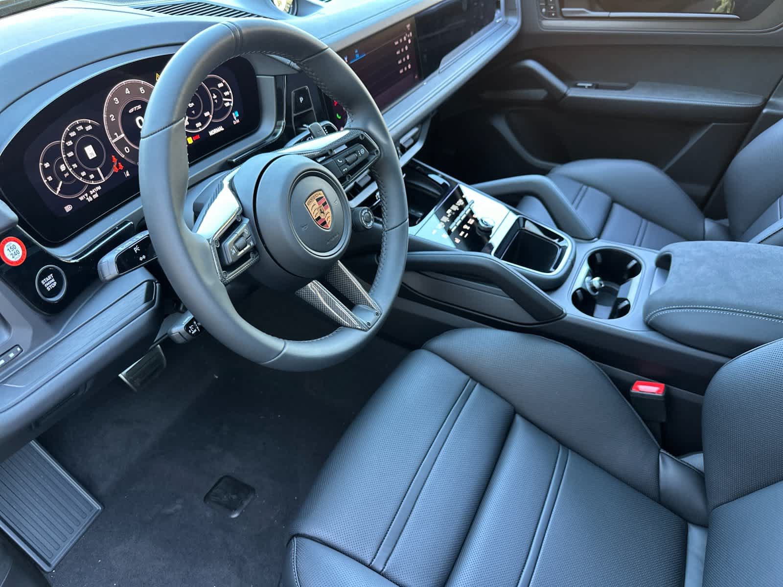 New 2026 Porsche Cayenne GTS AWD/4WD image 4