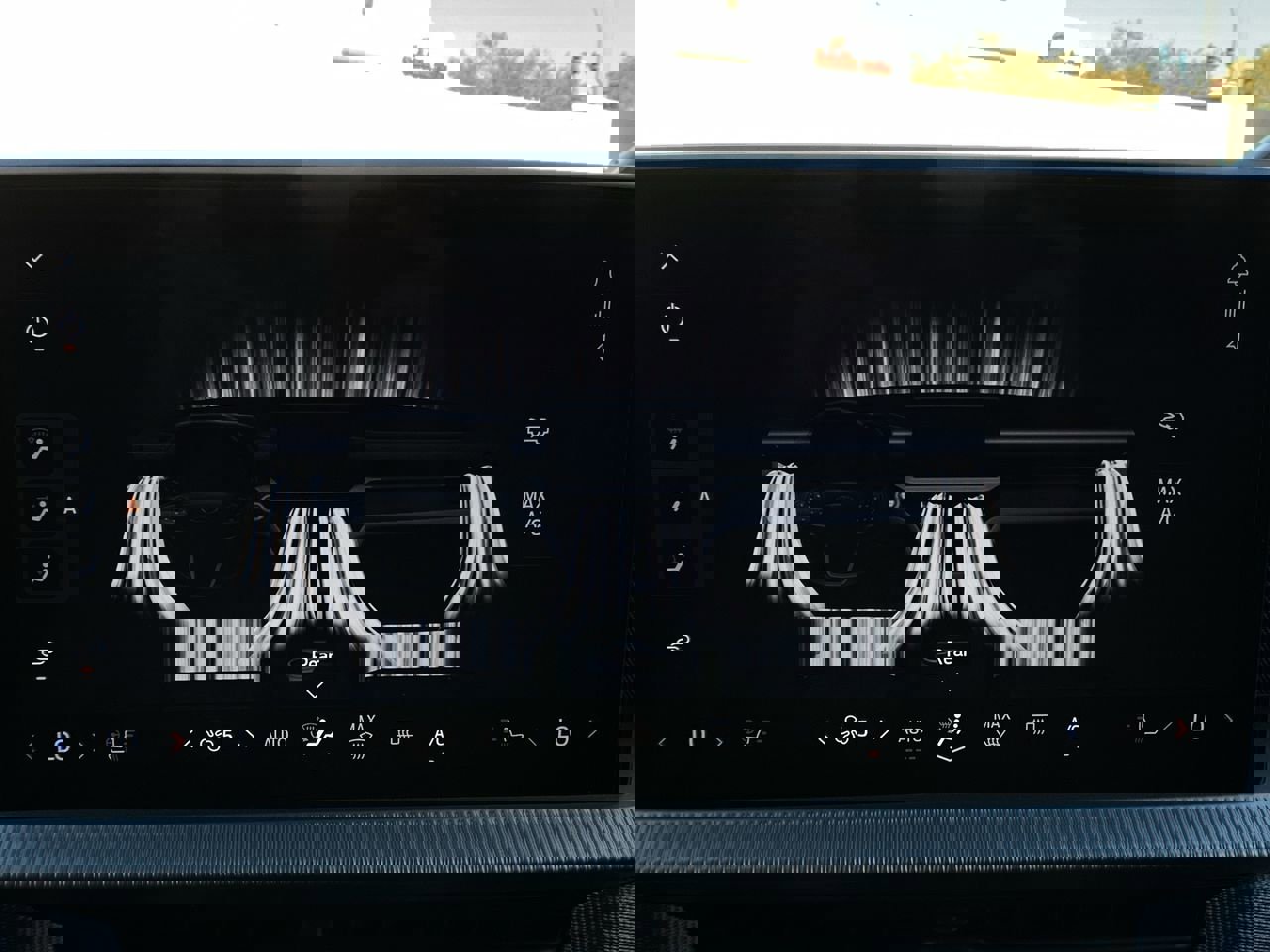 Used 2025 Ford Explorer ST-Line w/ Premium Package image 33