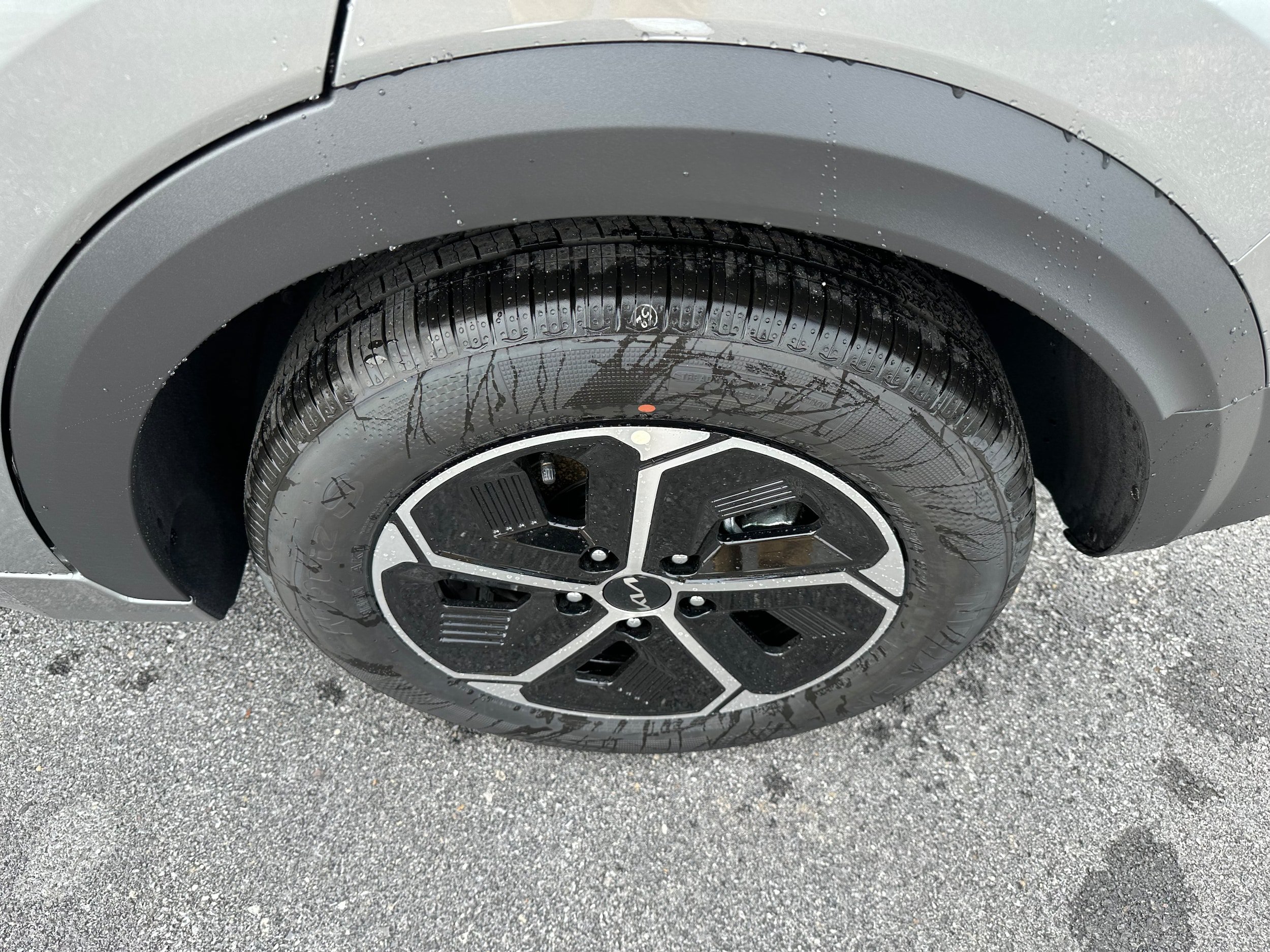 New 2026 Kia Niro LX FWD image 9