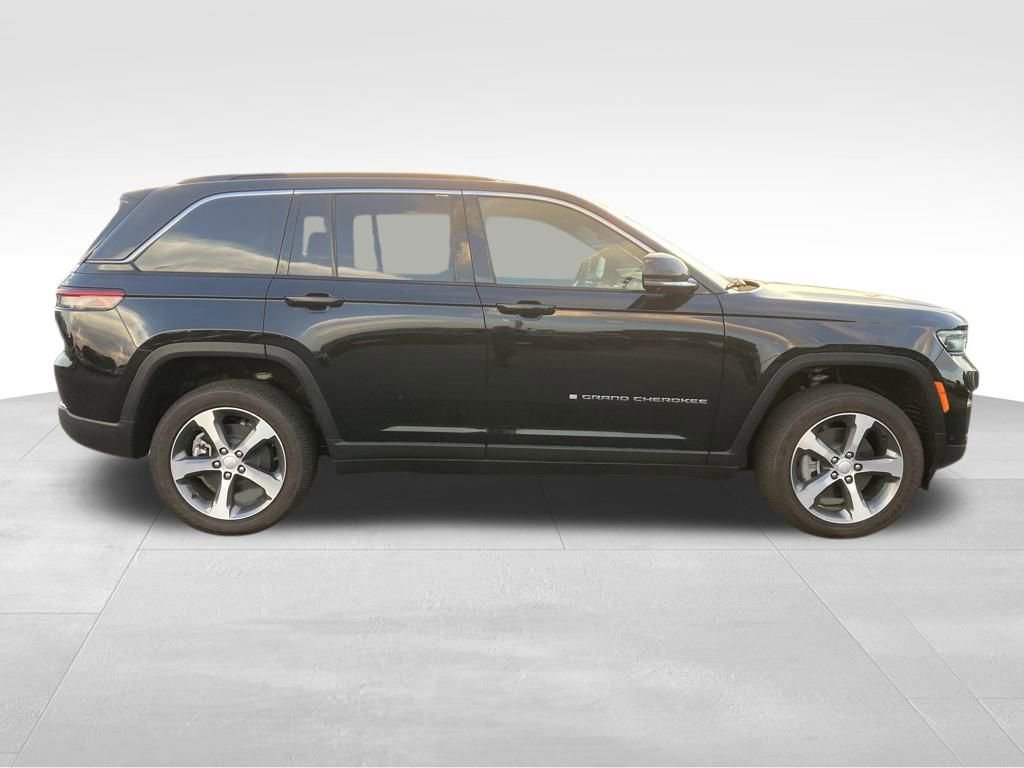 New 2024 Jeep Grand Cherokee Limited 4xe w/ Luxury Tech Group II image 7