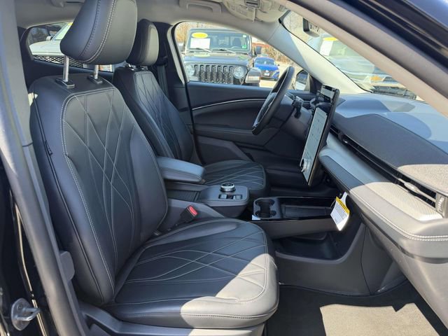 Used 2023 Ford Mustang Mach-E Select image 9