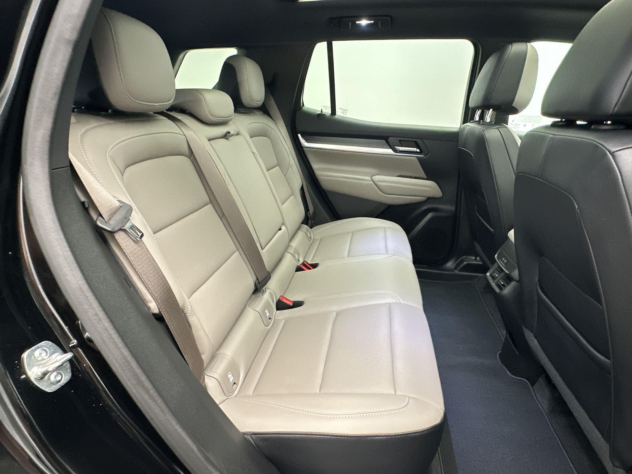 Certified 2025 GMC Terrain Elevation w/ Elevation Premium Package AWD/4WD image 28