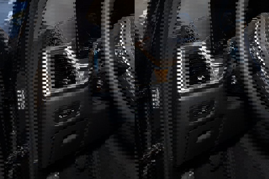 New 2026 BMW X5 xDrive40i w/ Premium Package image 14