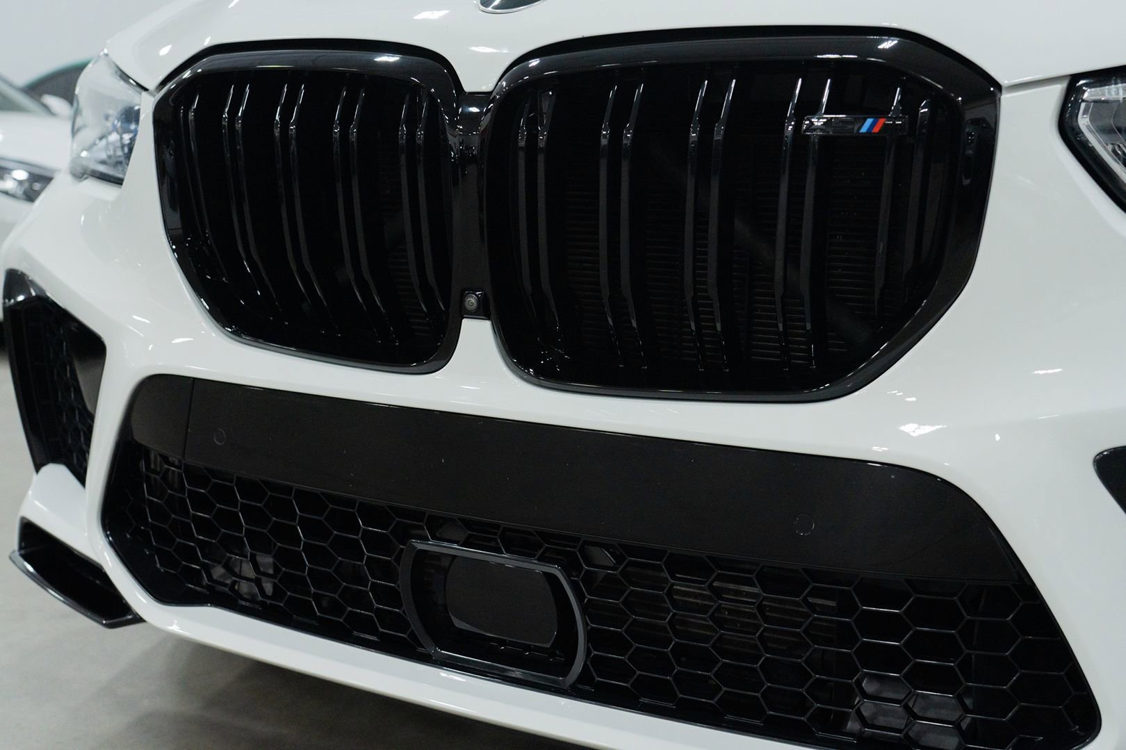 Used 2021 BMW X5 M w/ Competition Package image 9
