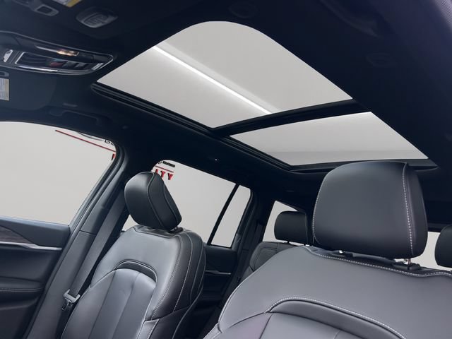 New 2026 Jeep Grand Cherokee Limited w/ Limited Altitude Package AWD/4WD image 3