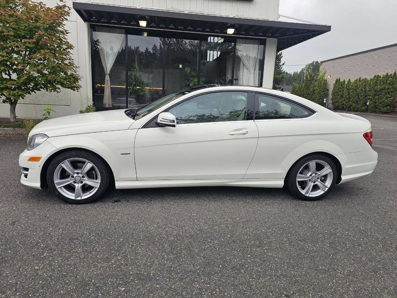 Used 2012 Mercedes-Benz C 250 Coupe image 3