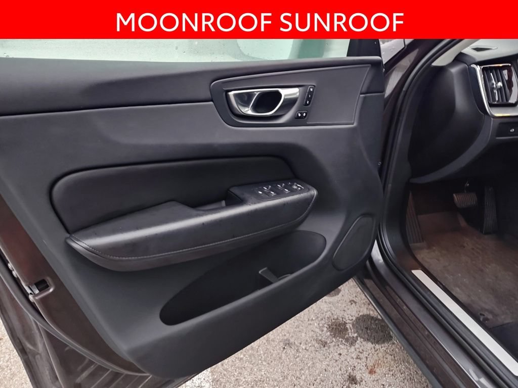 Used 2023 Volvo XC60 T8 Core AWD/4WD image 6