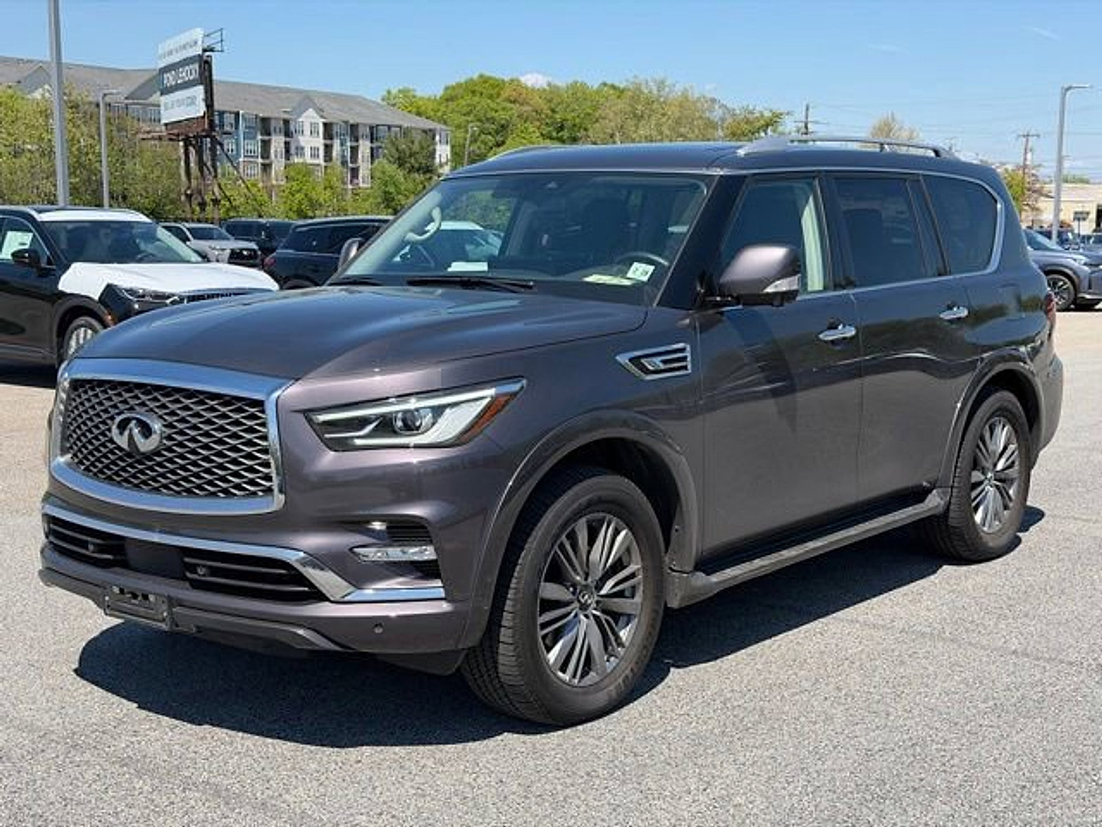 Used 2023 INFINITI QX80 Luxe w/ Cargo Package AWD/4WD image 3