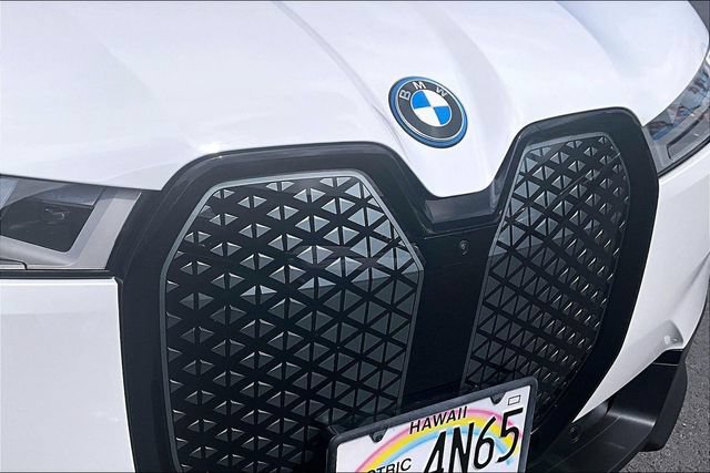 Used 2024 BMW iX xDrive50 w/ Premium Package AWD/4WD image 28