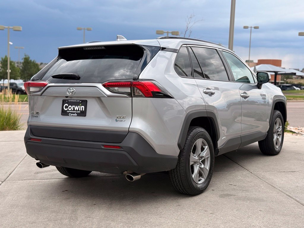 Used 2025 Toyota RAV4 XLE AWD/4WD image 10