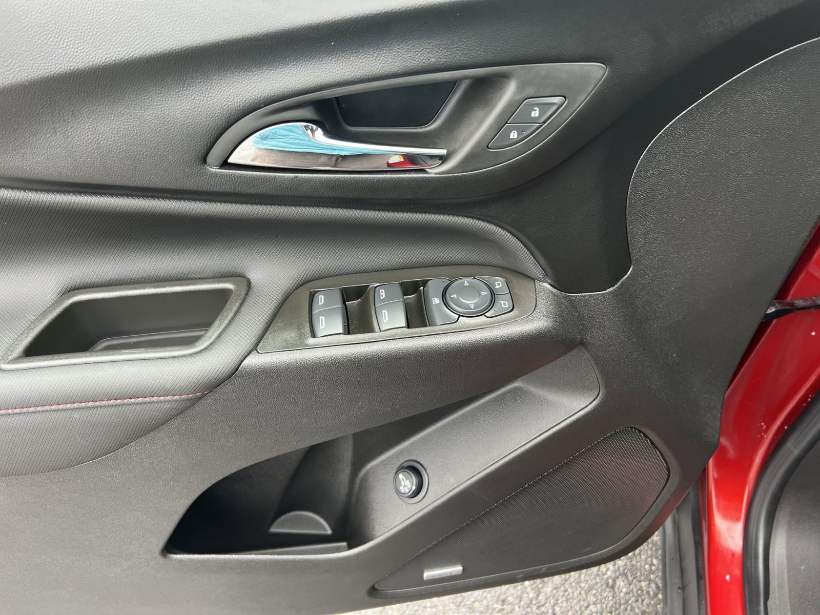 Used 2024 Chevrolet Equinox RS w/ RS Leather Package image 15