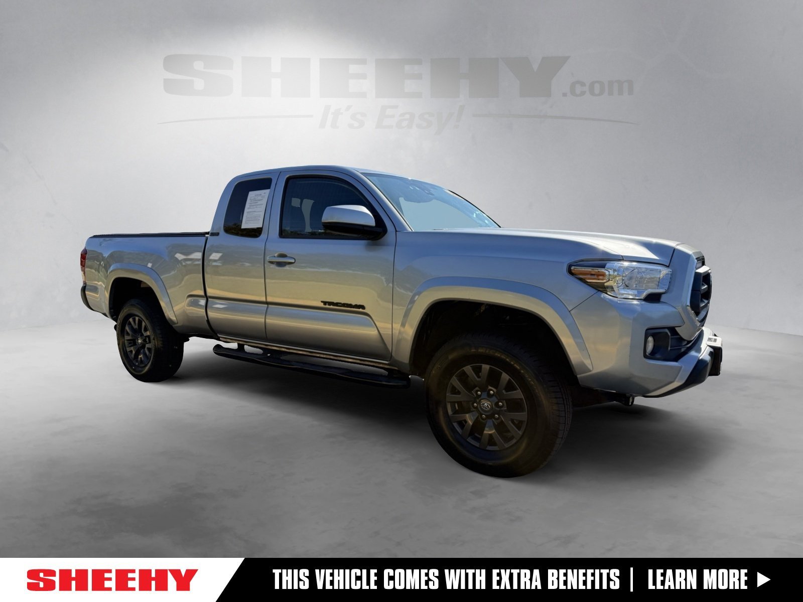 Certified 2023 Toyota Tacoma SR5 image 1