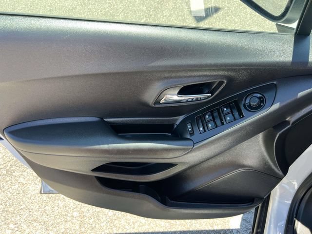 Used 2021 Chevrolet Trax LS AWD/4WD image 16
