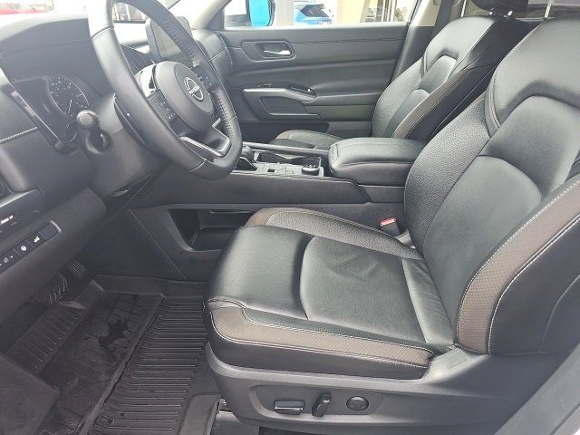 Used 2023 Nissan Pathfinder SL image 11