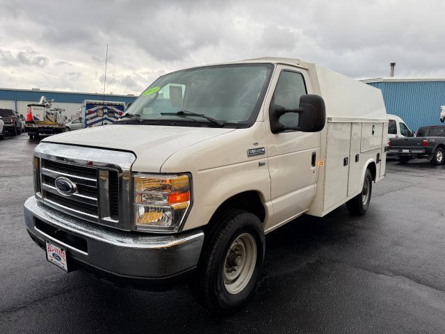 Used 2019 Ford E-350 and Econoline 350 Super Duty w/ Power Windows & Locks Group RWD image 4