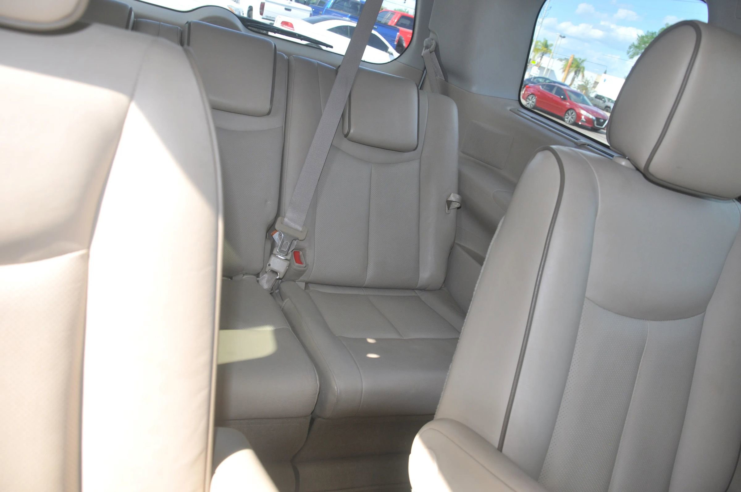 Used 2012 Nissan Quest LE w/ Value Cargo Pkg image 19