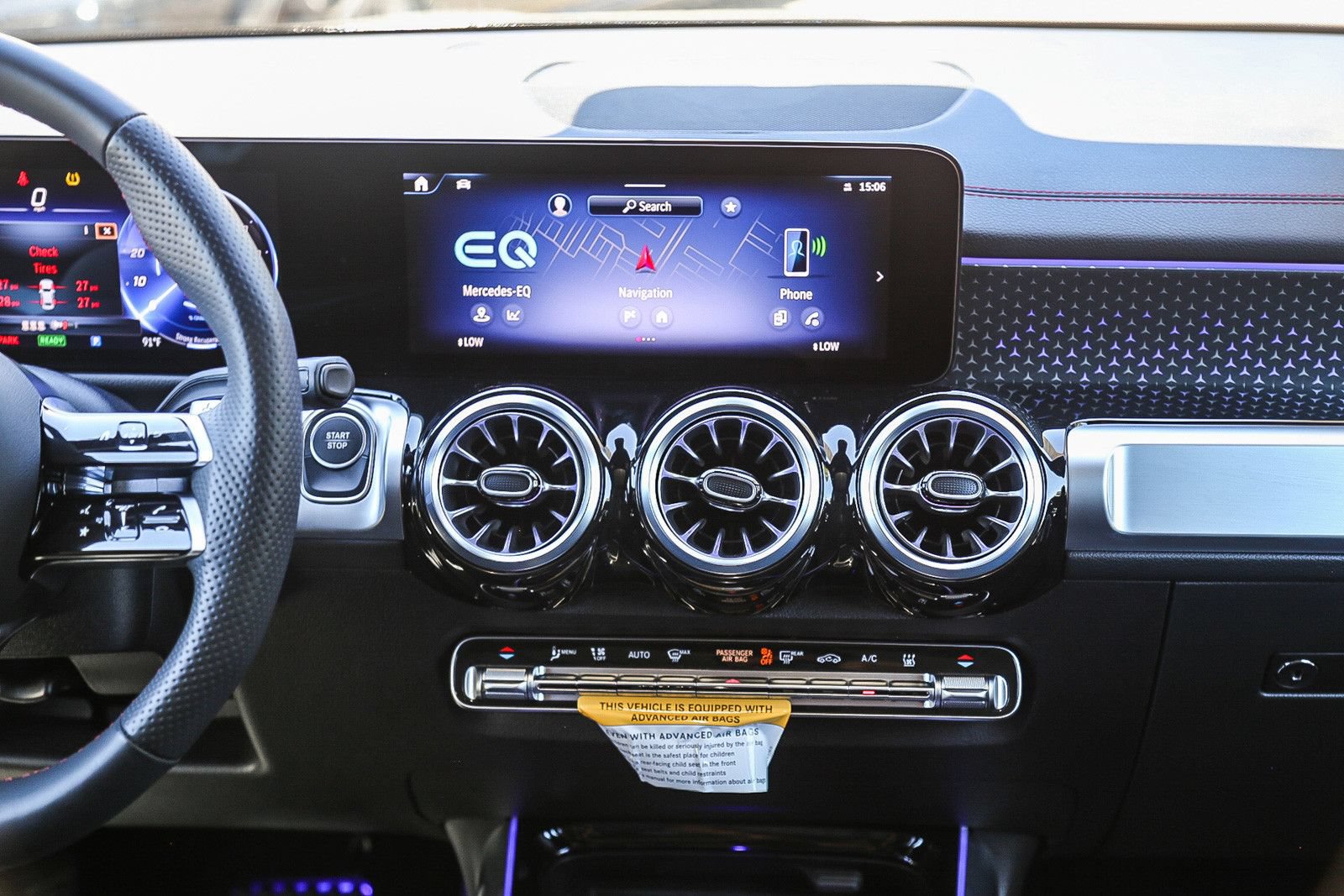 Used 2024 Mercedes-Benz EQB 300 4MATIC image 11