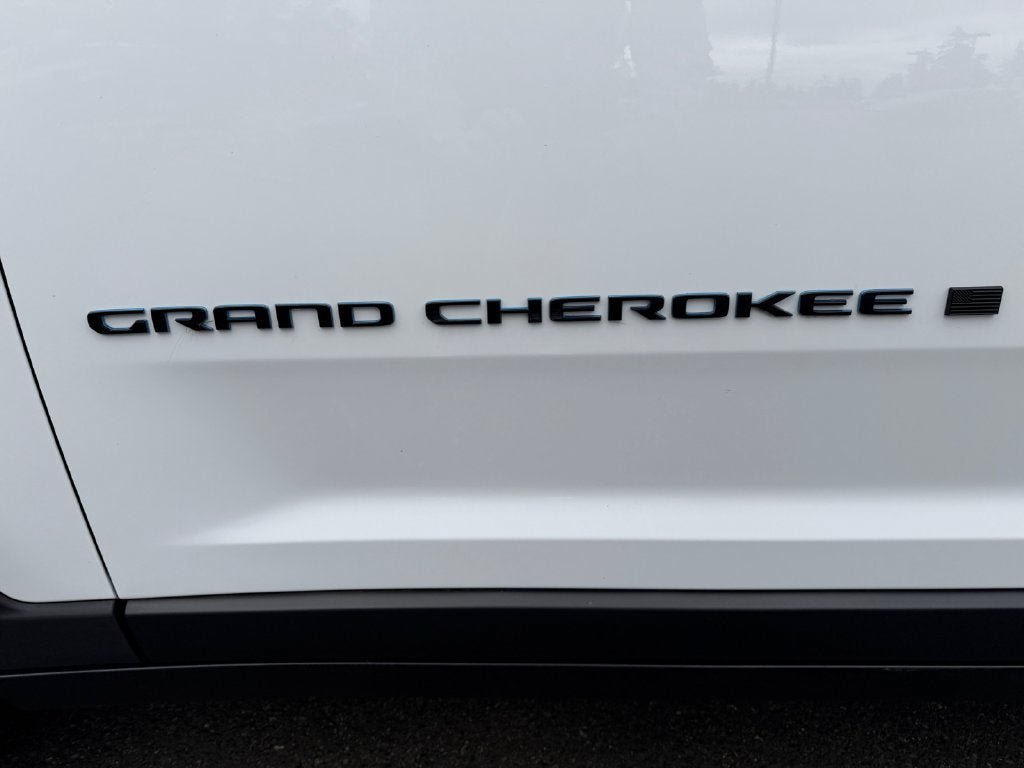 Used 2022 Jeep Grand Cherokee Trailhawk AWD/4WD image 36
