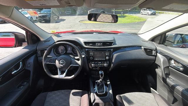 Used 2018 Nissan Rogue Sport SV w/ SV All-Weather Package AWD/4WD image 29