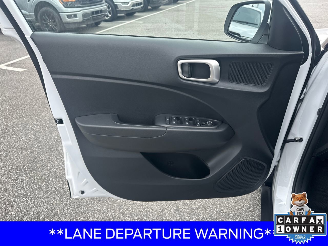 Used 2024 Hyundai Venue SEL FWD image 10
