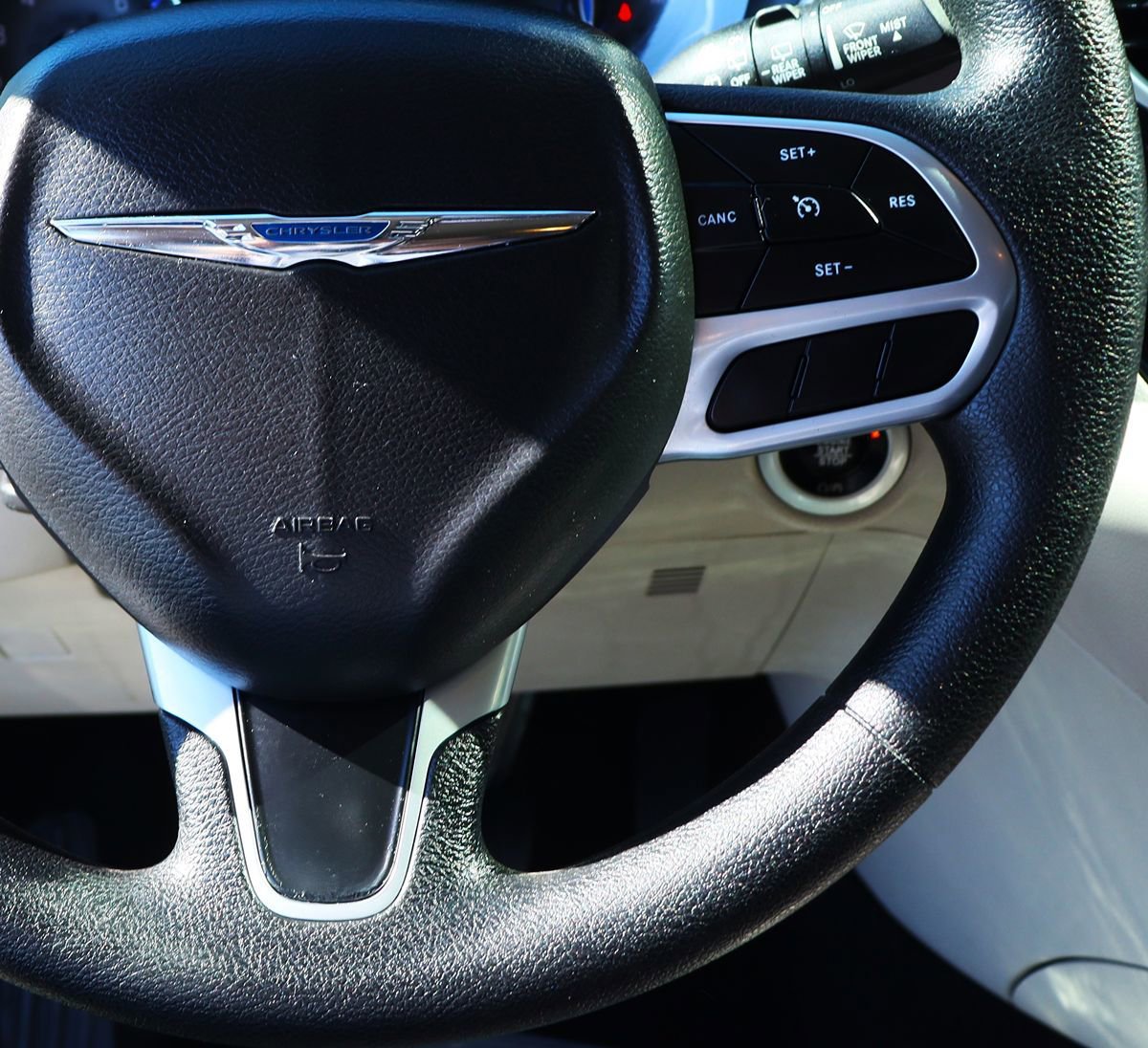 Used 2020 Chrysler Voyager L FWD image 54