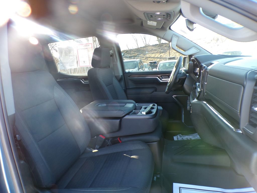 Used 2024 Chevrolet Silverado 1500 LT w/ Safety Package AWD/4WD image 18