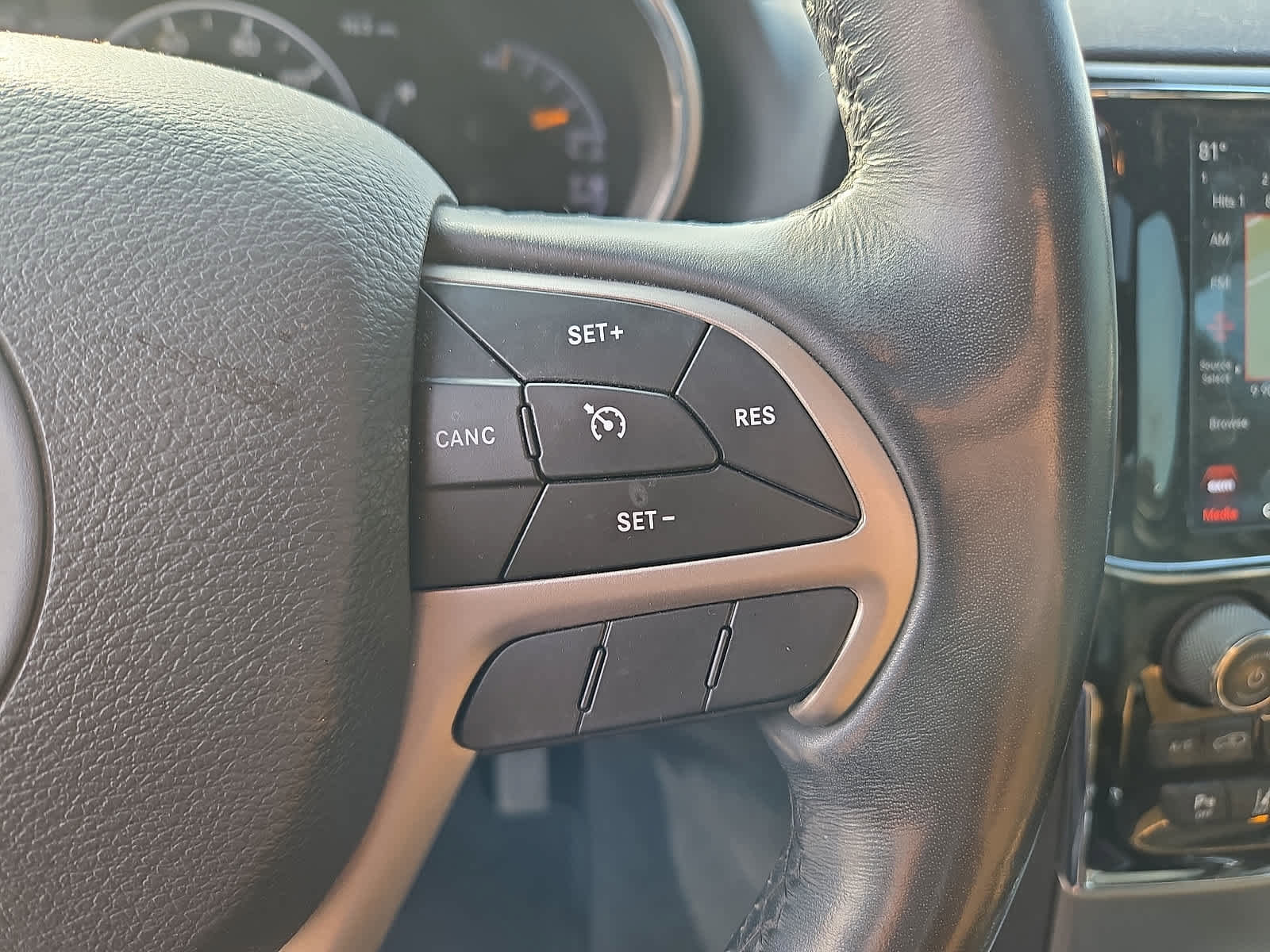 Used 2020 Jeep Grand Cherokee Altitude image 25