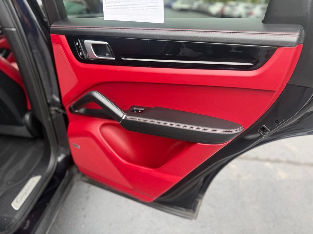 Used 2021 Porsche Cayenne Coupe AWD/4WD image 19