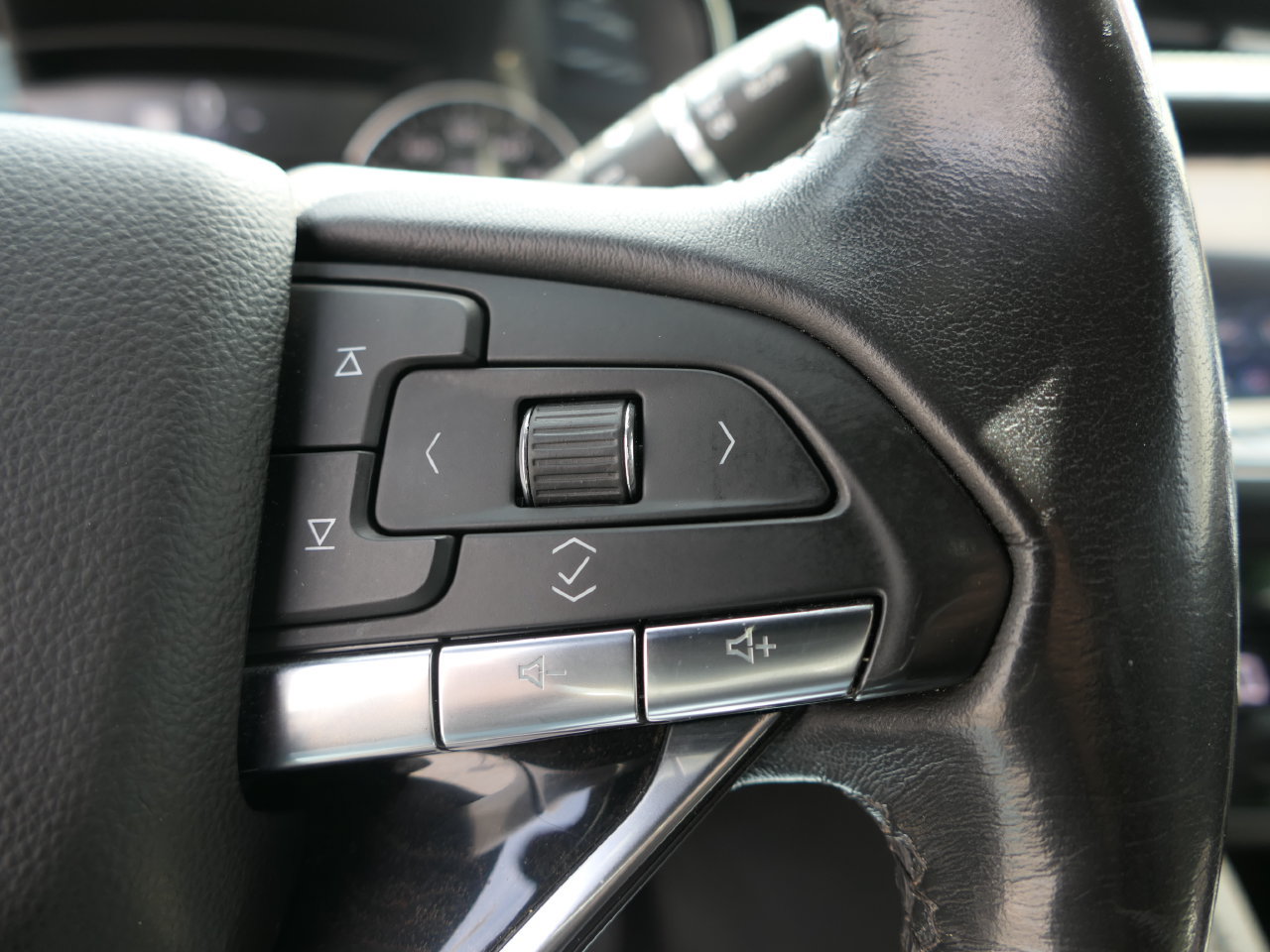 Used 2023 Cadillac XT6 Premium Luxury FWD image 15