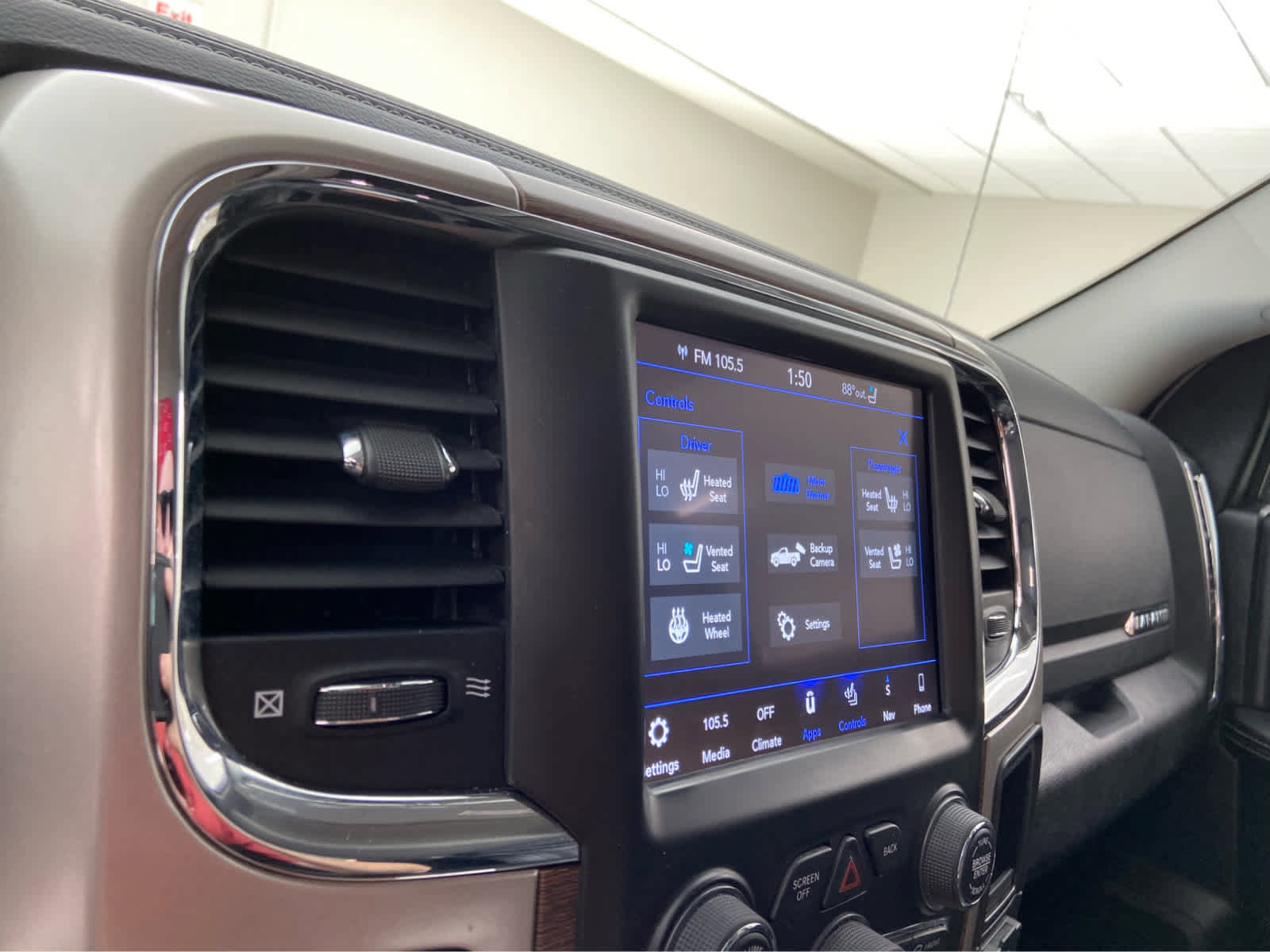 Used 2018 RAM 1500 Laramie w/ Convenience Group image 26