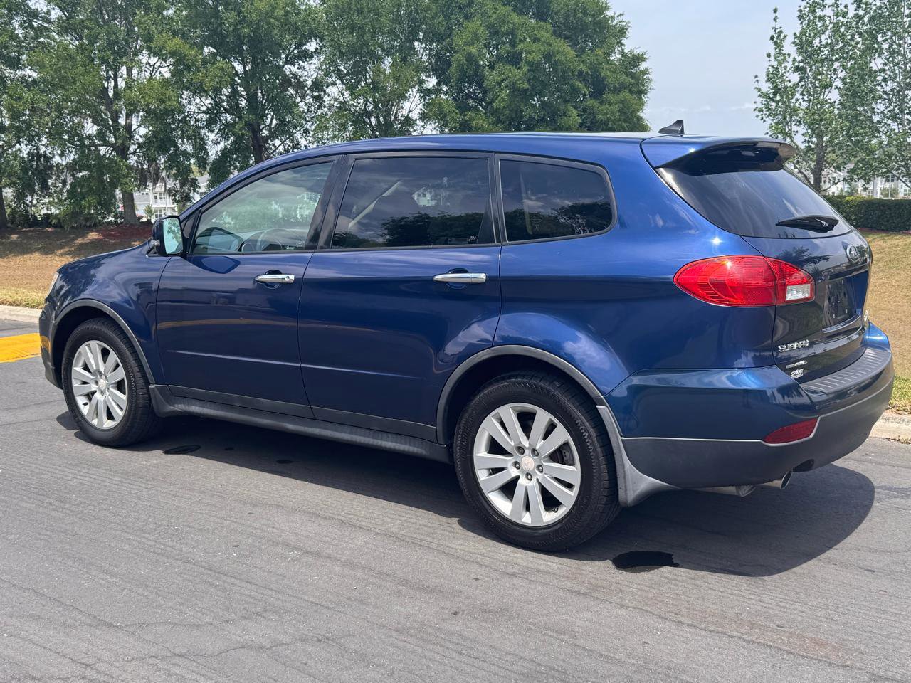 Used 2010 Subaru Tribeca Limited AWD/4WD image 6