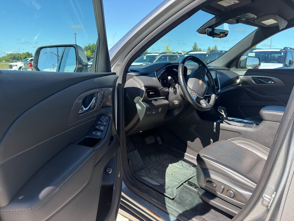 Used 2023 Chevrolet Traverse Premier AWD/4WD image 12