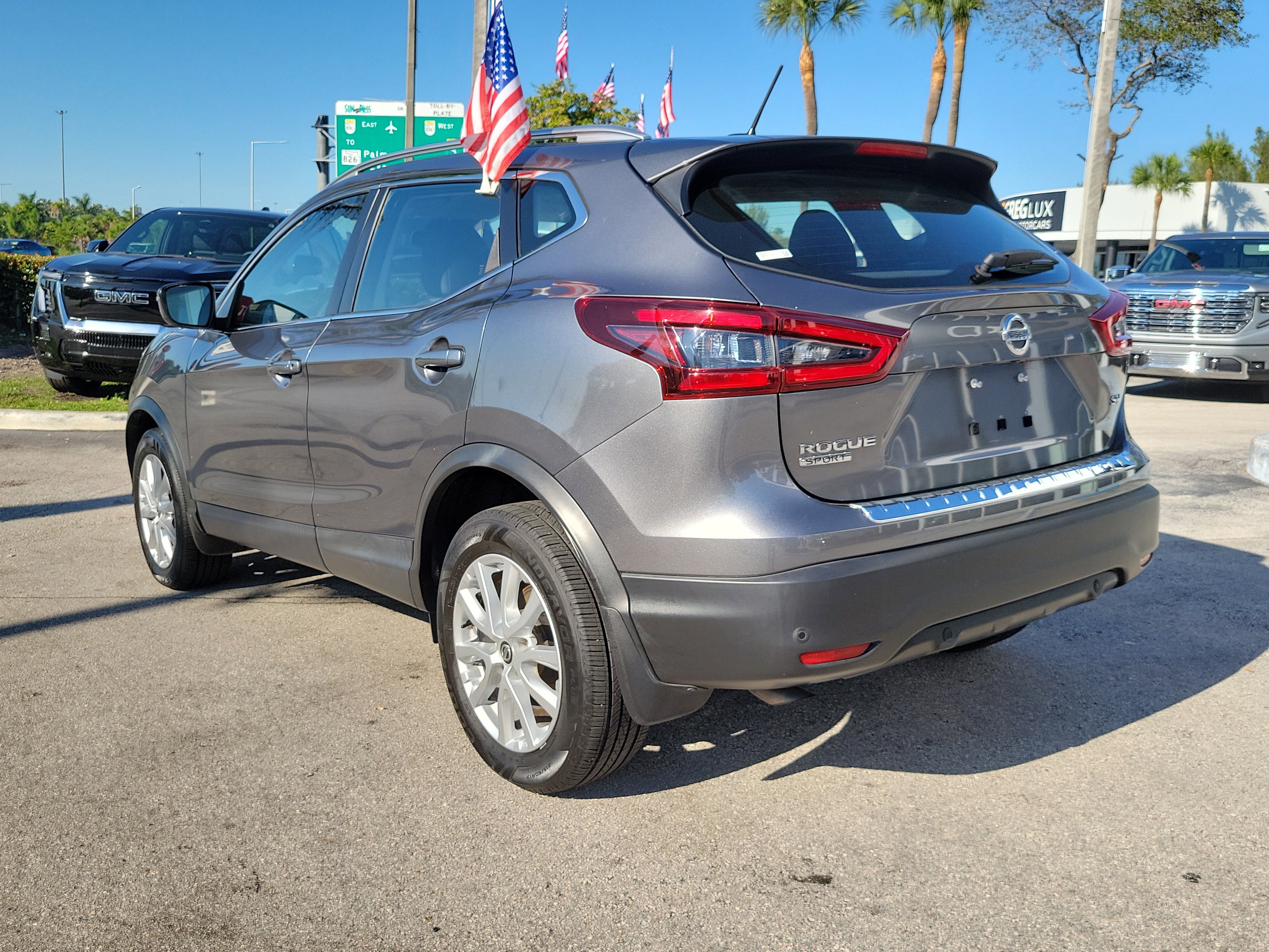 Used 2020 Nissan Rogue Sport SV image 7