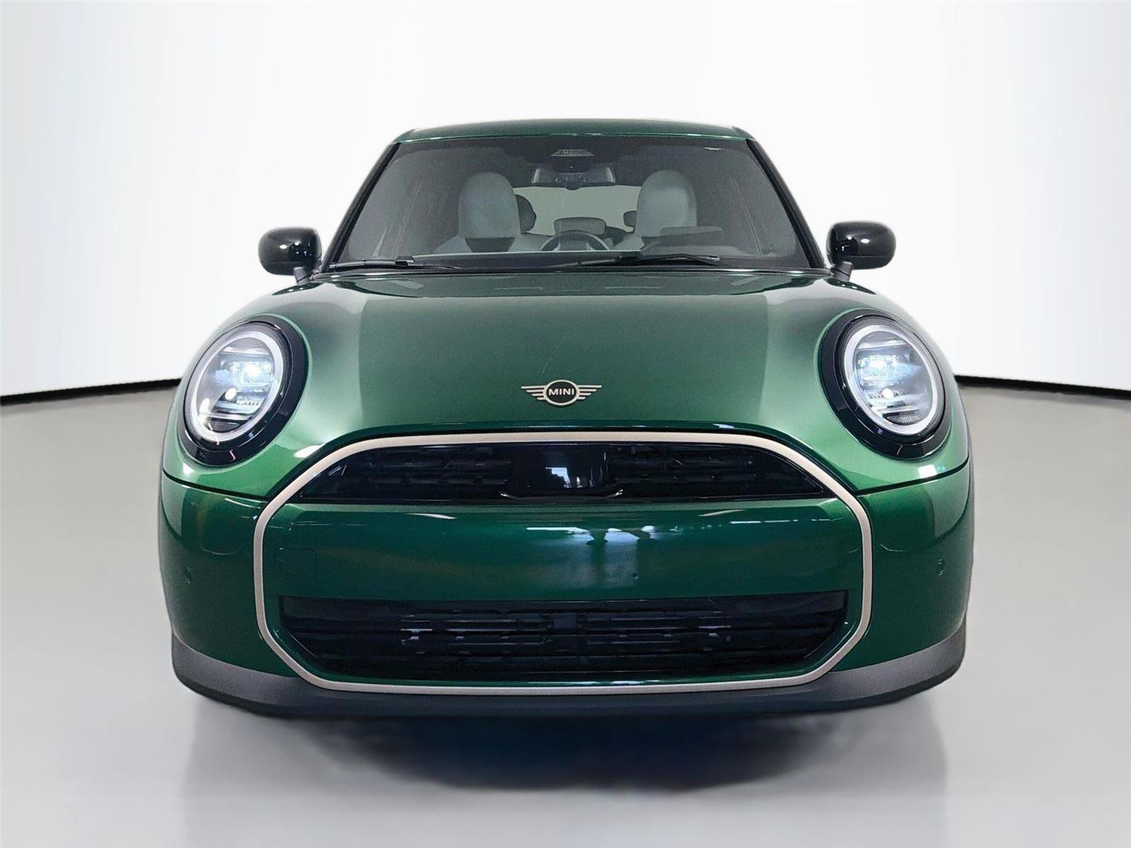 Used 2025 MINI Cooper 4-Door Hardtop FWD image 2