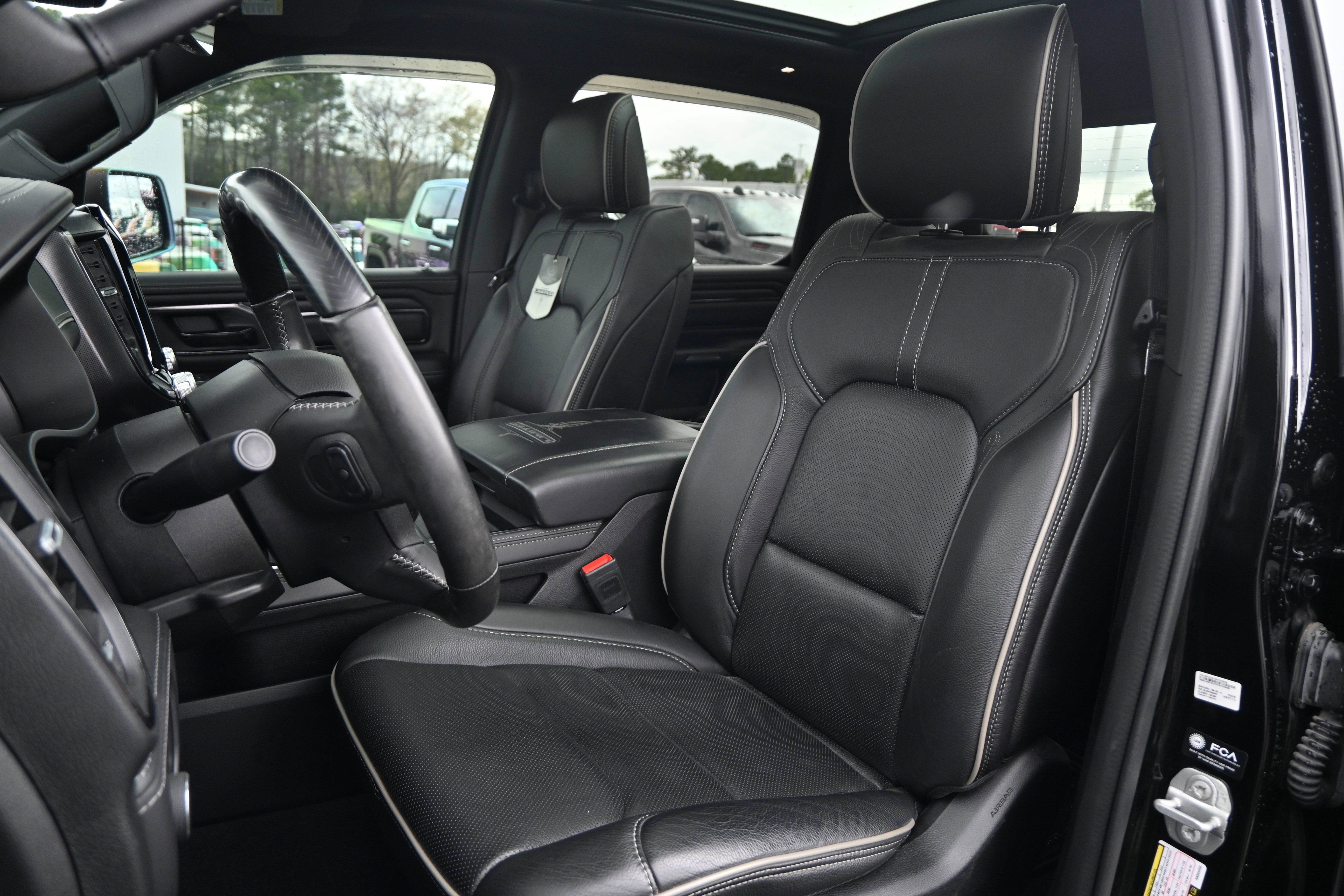 Used 2022 RAM 1500 Limited image 7