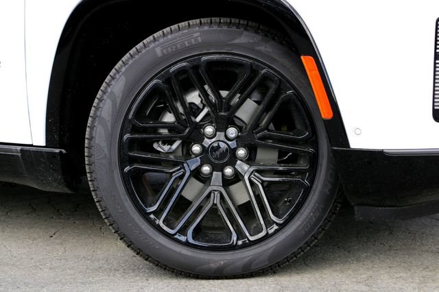 New 2026 Jeep Grand Wagoneer Limited AWD/4WD image 2
