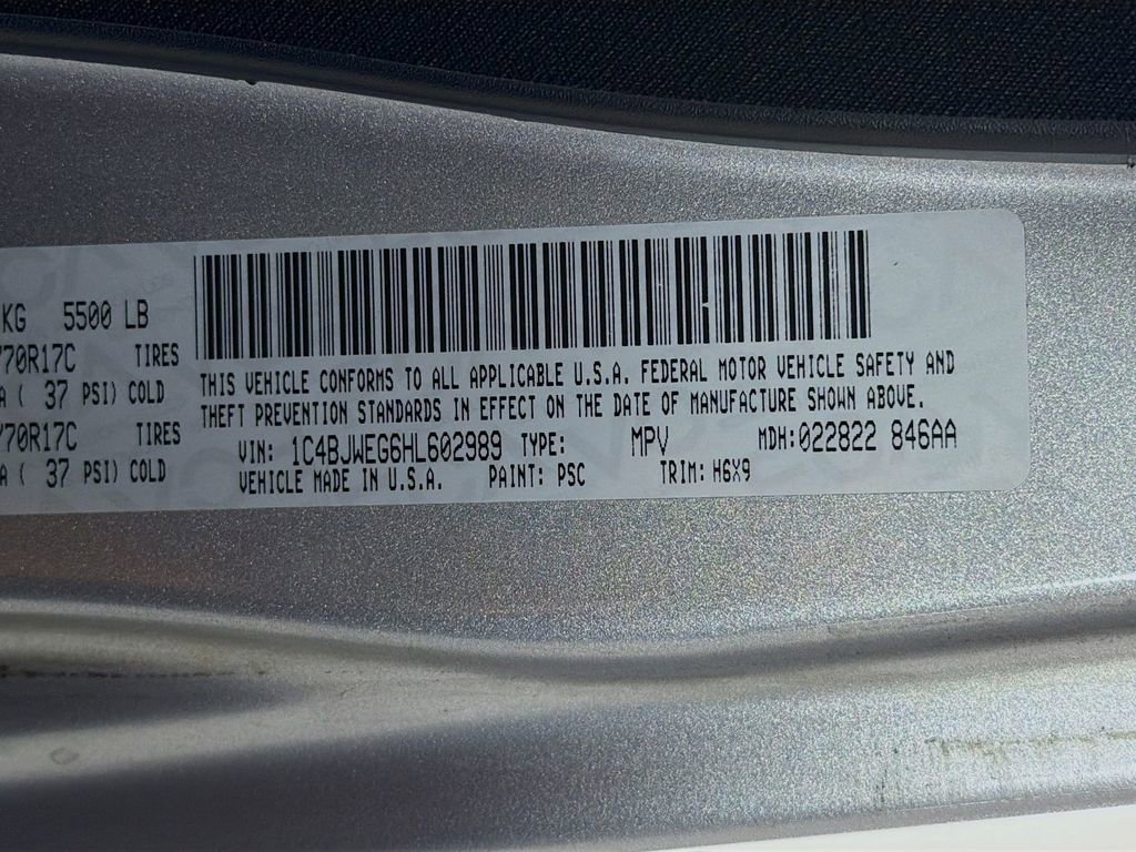 Used 2017 Jeep Wrangler Unlimited Sahara image 30