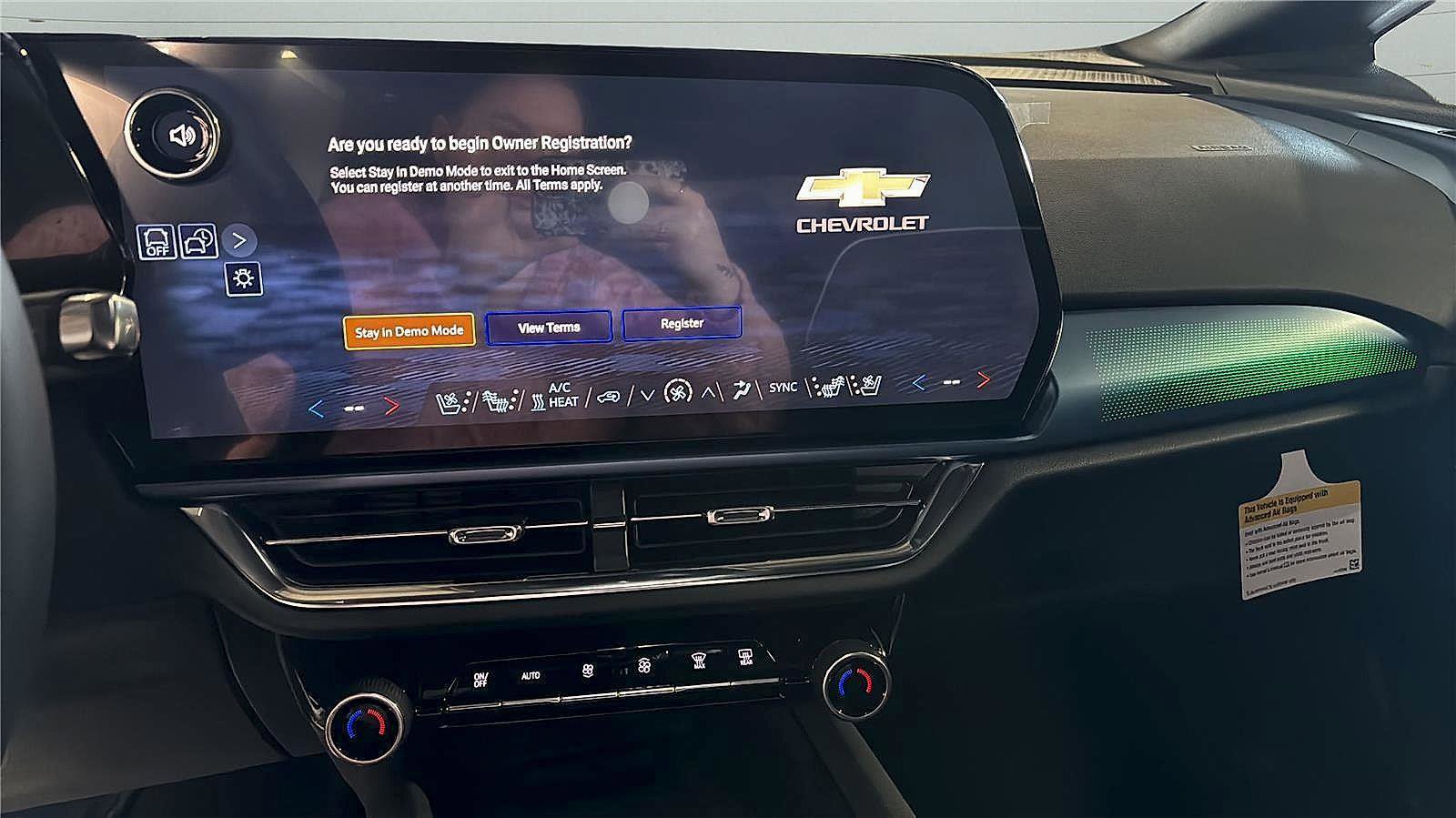 New 2026 Chevrolet Equinox EV LT image 17