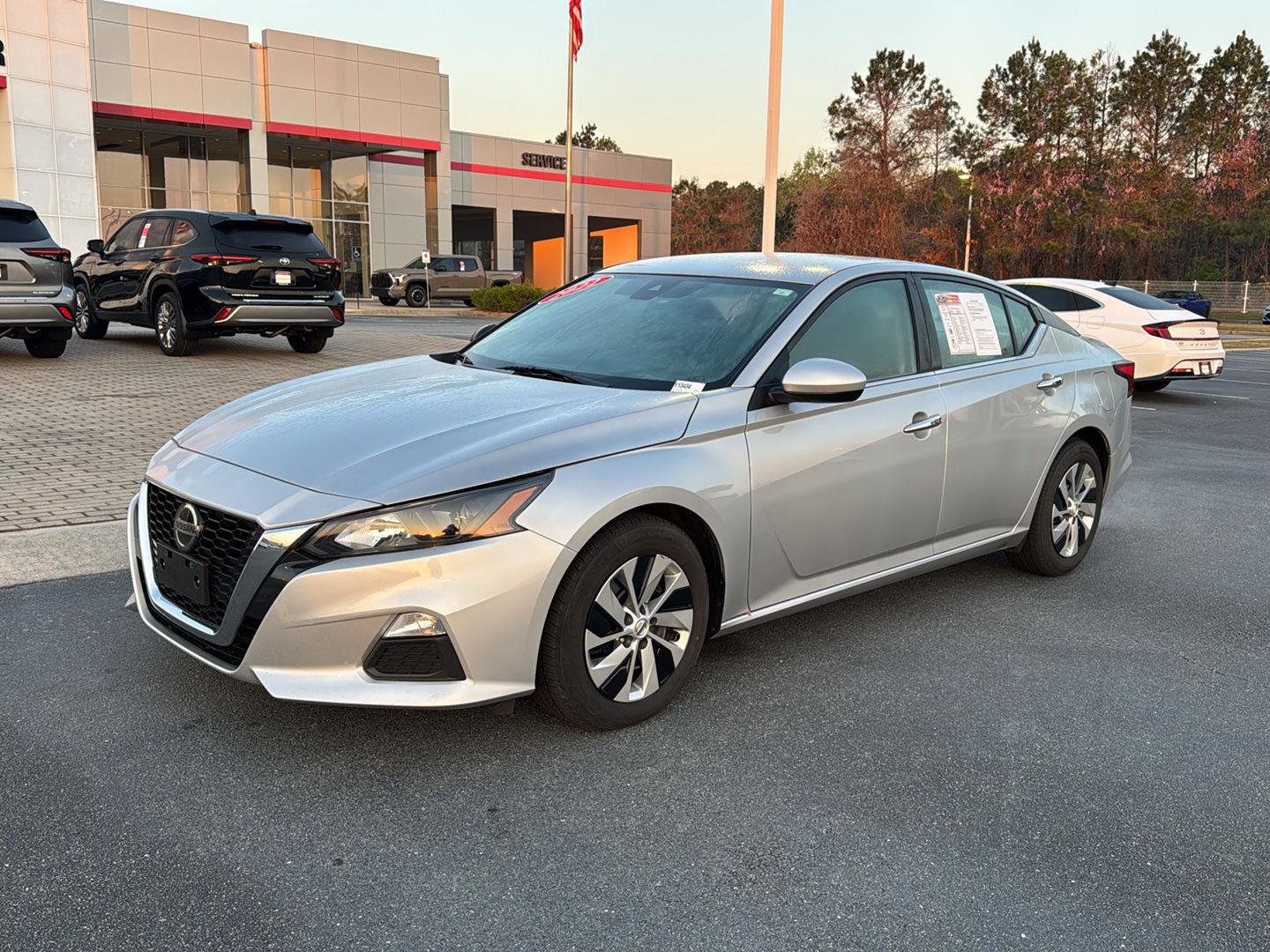 Used 2022 Nissan Altima 2.5 S image 2